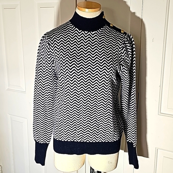 J.Crew women's pop over mock Turtleneck blue & white geometric print size medium - Picture 1 of 9